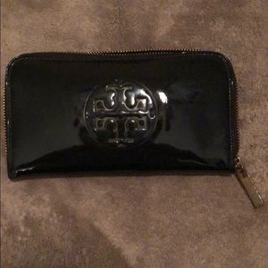 Tory Burch Black Patent Zip Wallet